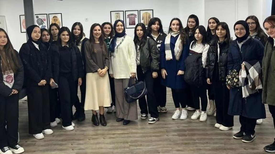 Moda Tasarım Teknolojisi alanı öğrencilerimiz, Astaş-Juki firmasının düzenlediği seminere katıldılar. 